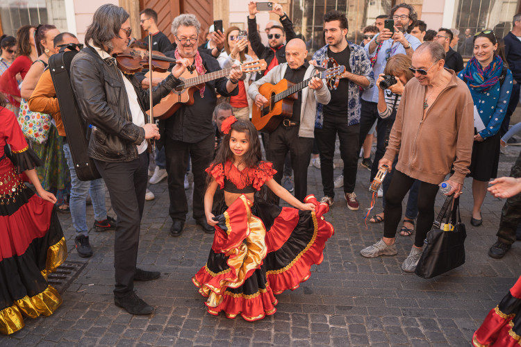 FOTOGALERIE: Průvod k festivalu Khamoro