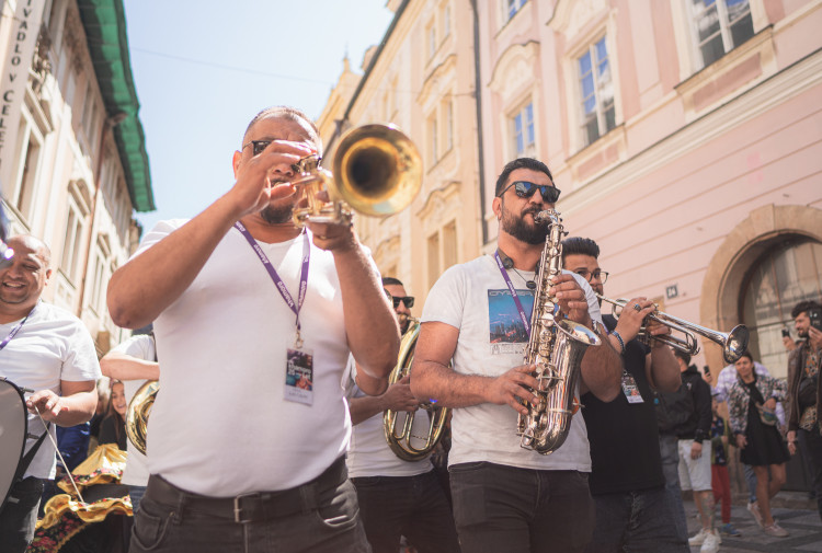 FOTOGALERIE: Průvod k festivalu Khamoro