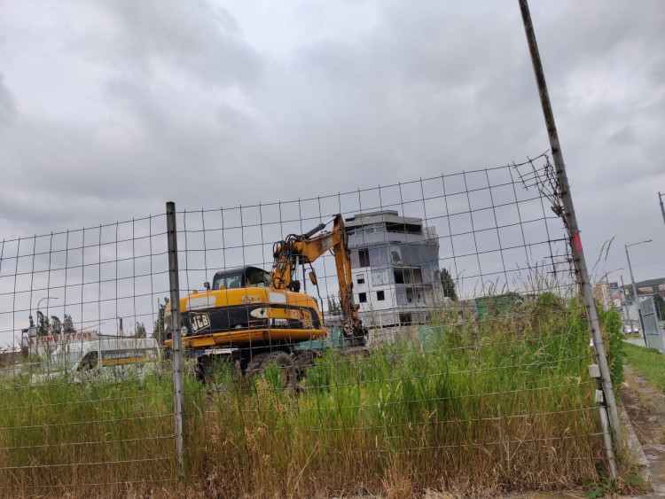 FOTOGALERIE: Skelněné peklo se začíná vyklízet