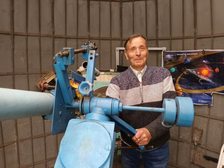 FOTOGALERIE: Hvězdárna s refraktorem postavená téměř na koleně