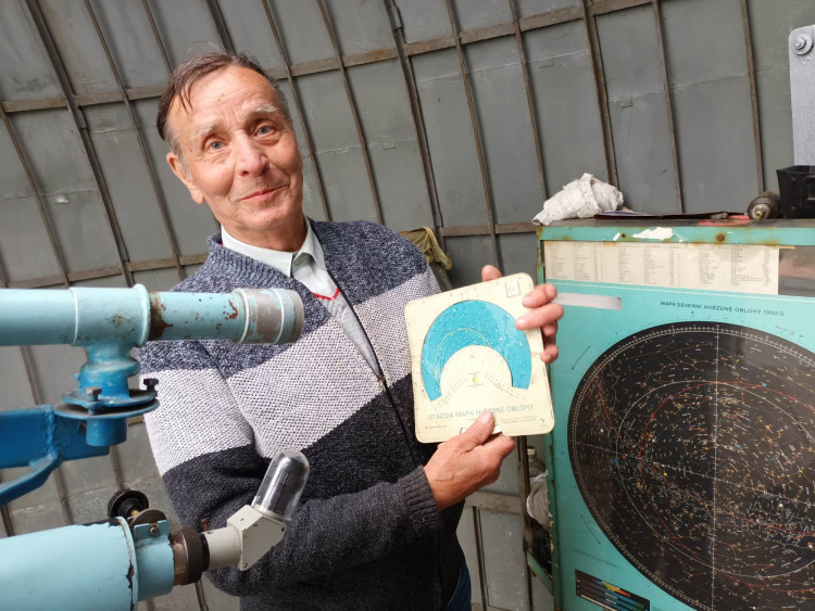 FOTOGALERIE: Hvězdárna s refraktorem postavená téměř na koleně