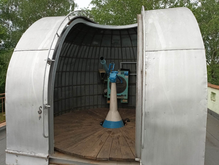 FOTOGALERIE: Hvězdárna s refraktorem postavená téměř na koleně