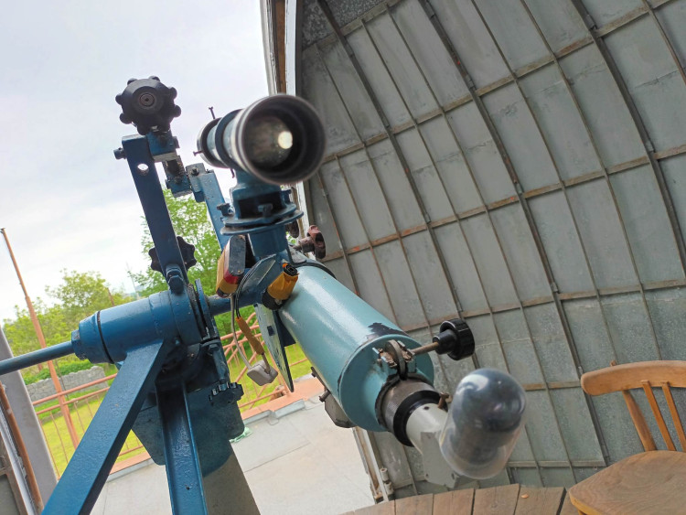 FOTOGALERIE: Hvězdárna s refraktorem postavená téměř na koleně