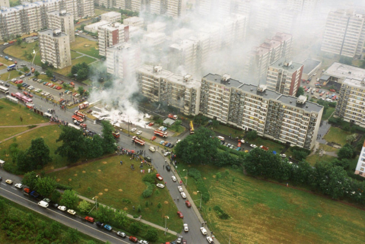 Pád stíhaček na sídliště Vltava