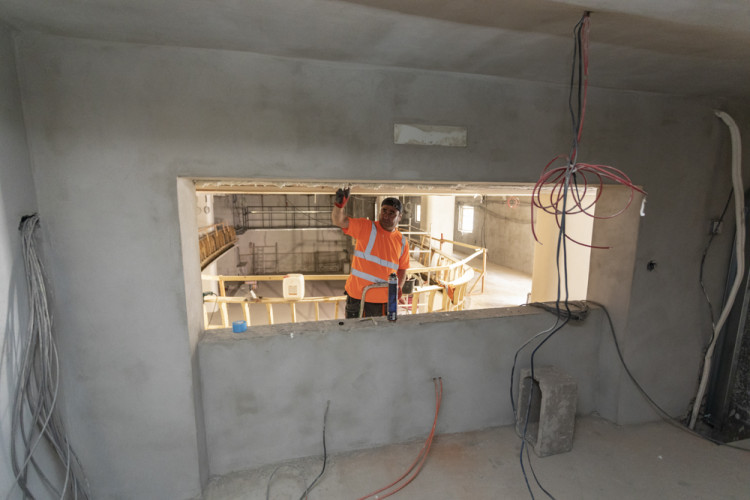 Pohled z budoucí promítací místnosti 