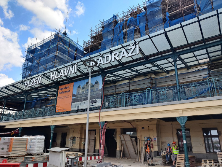 FOTOGALERIE: Rekonstrukce hlavního nádraží v Plzni pokročila