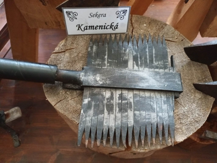 FOTOGALERIE: Muzeum v Konici představuje všechny druhy sekyrek