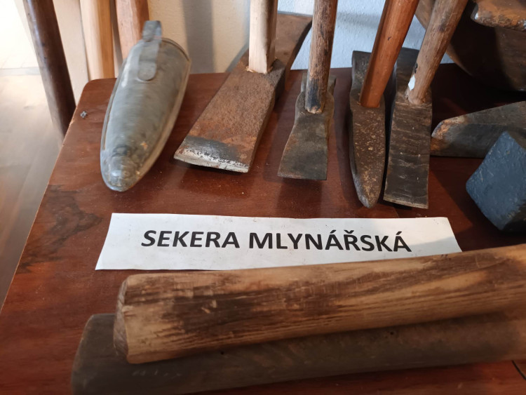 FOTOGALERIE: Muzeum v Konici představuje všechny druhy sekyrek