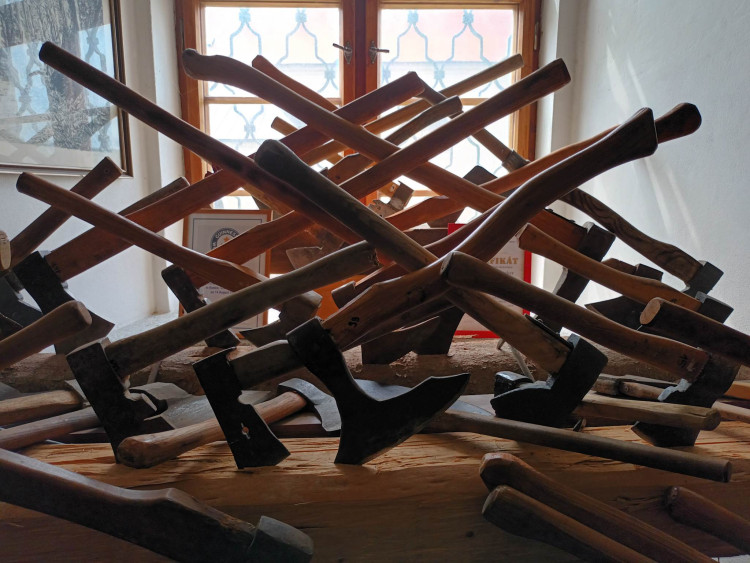 FOTOGALERIE: Muzeum v Konici představuje všechny druhy sekyrek