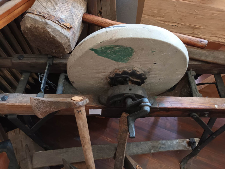 FOTOGALERIE: Muzeum v Konici představuje všechny druhy sekyrek