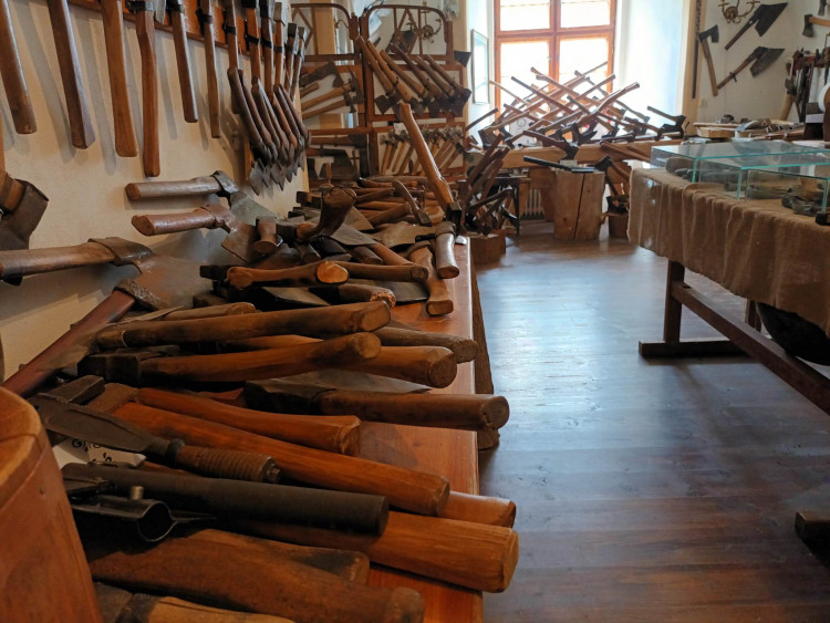 FOTOGALERIE: Muzeum v Konici představuje všechny druhy sekyrek