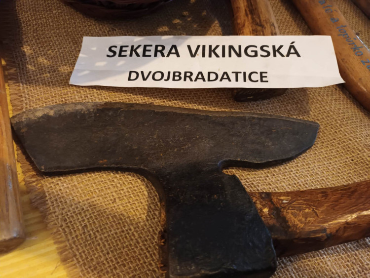 FOTOGALERIE: Muzeum v Konici představuje všechny druhy sekyrek