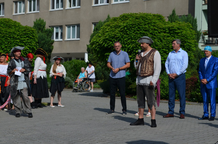 ředitel MÚSS města Plzně Mgr. František Šampalík. : 24. ročník Zahradní slavnosti ve Čtyřlístku