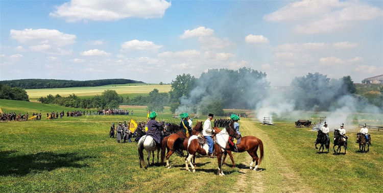 GALERIE: Bitevní ukázka k 157. výročí bitvy na Chlumu