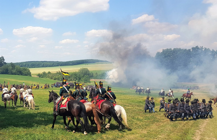 GALERIE: Bitevní ukázka k 157. výročí bitvy na Chlumu