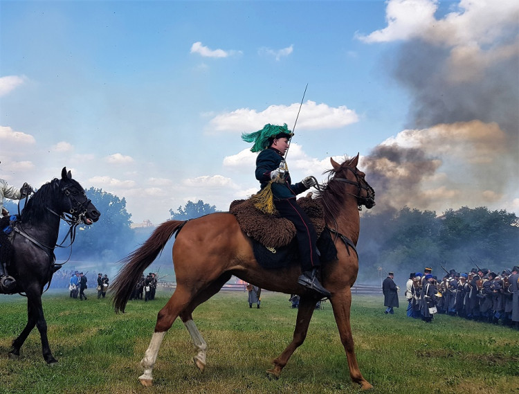 GALERIE: Bitevní ukázka k 157. výročí bitvy na Chlumu