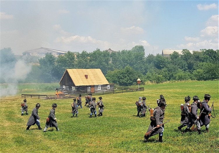 GALERIE: Bitevní ukázka k 157. výročí bitvy na Chlumu