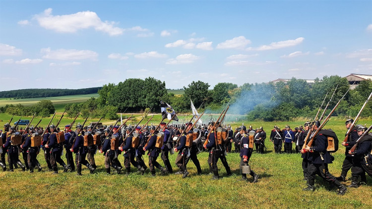 GALERIE: Bitevní ukázka k 157. výročí bitvy na Chlumu