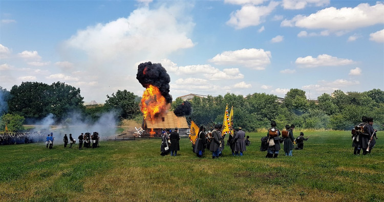 GALERIE: Bitevní ukázka k 157. výročí bitvy na Chlumu