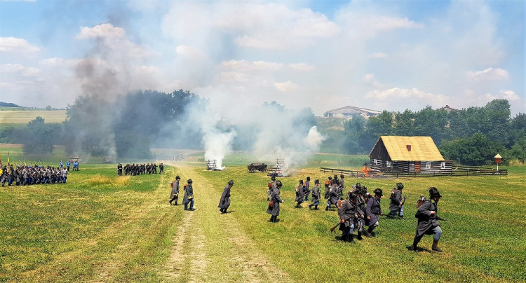 GALERIE: Bitevní ukázka k 157. výročí bitvy na Chlumu