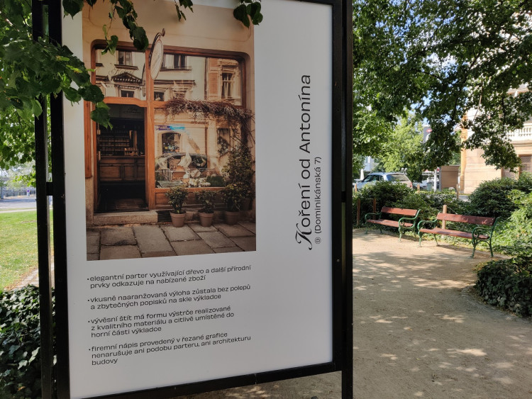 FOTOGALERIE: Výstava "Když pohledu neškodí"