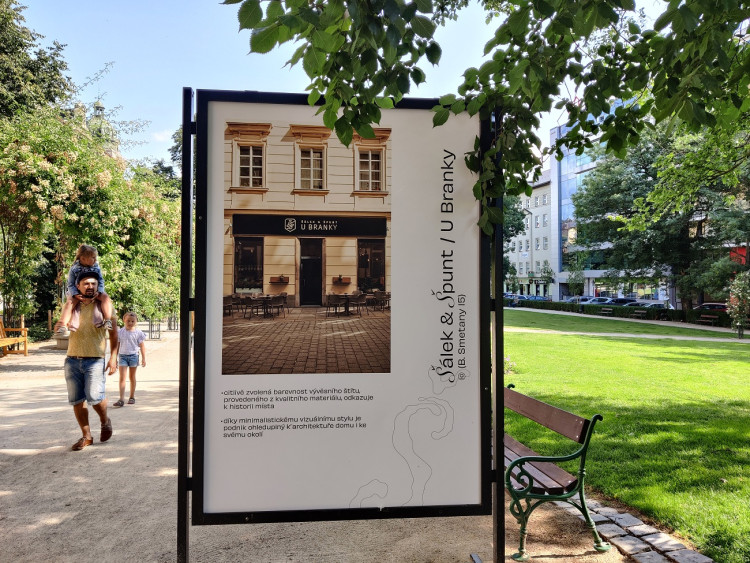 FOTOGALERIE: Výstava "Když pohledu neškodí"