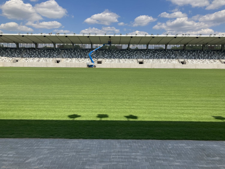 GALERIE: Stavba fotbalového stadionu v Hradci Králové (červen 2023)