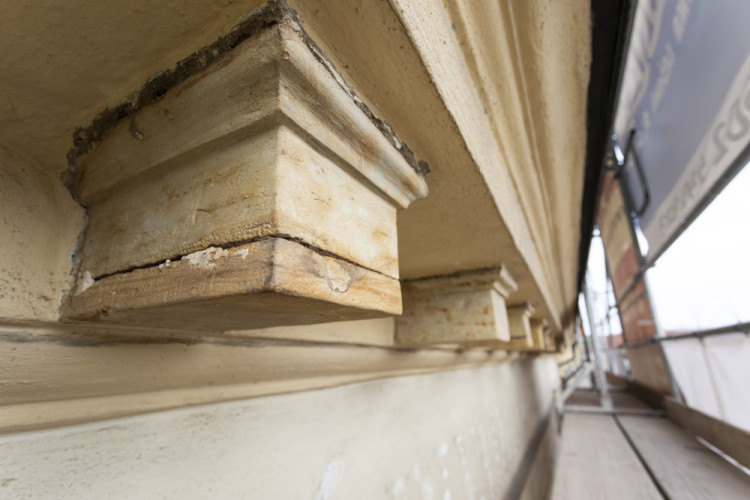 FOTOGALERIE: Historická budova Moravského divadla Olomouc prochází obnovou fasády