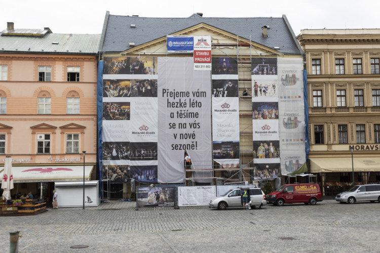FOTOGALERIE: Historická budova Moravského divadla Olomouc prochází obnovou fasády