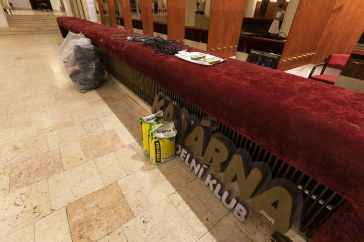 FOTOGALERIE: Historická budova Moravského divadla Olomouc prochází obnovou fasády