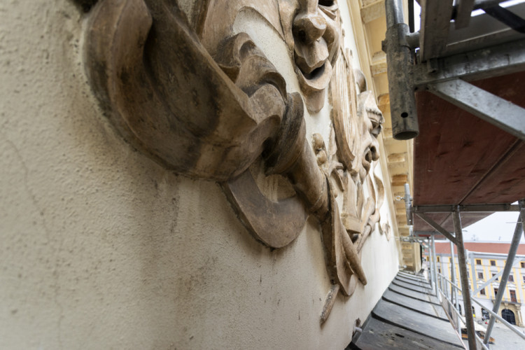 FOTOGALERIE: Historická budova Moravského divadla Olomouc prochází obnovou fasády