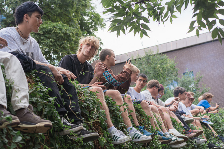 FOTOGALERIE: Letnou se prohnali skateboardisti. Na nebezpečný sjezd se vydalo na 20 závodníků