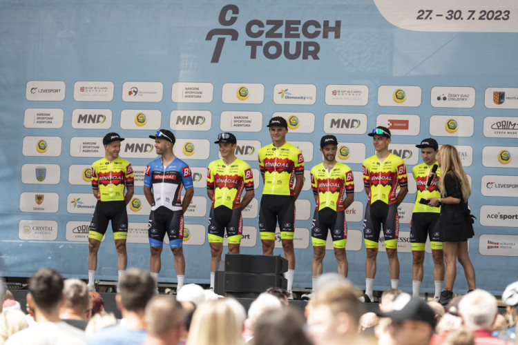 FOTOGALERIE: První etapa Czech Tour 2023 přilákala spoustu fanoušků