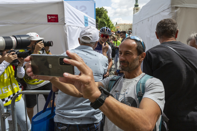 FOTOGALERIE: První etapa Czech Tour 2023 přilákala spoustu fanoušků