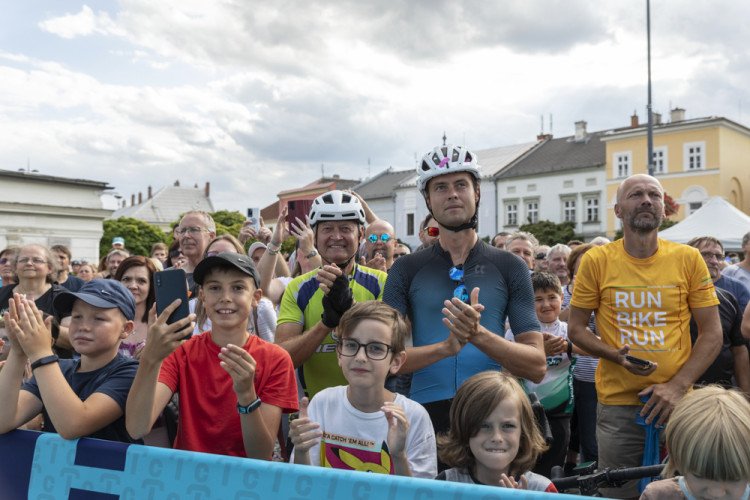 FOTOGALERIE: První etapa Czech Tour 2023 přilákala spoustu fanoušků