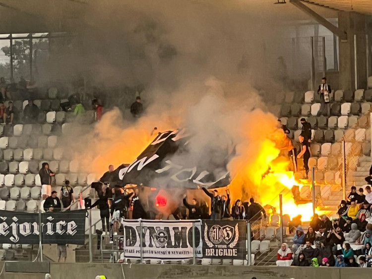 GALERIE: Hradec Králové zažil první fotbalový zápas v nové aréně.