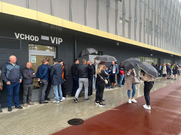 GALERIE: Hradec Králové zažil první fotbalový zápas v nové aréně.