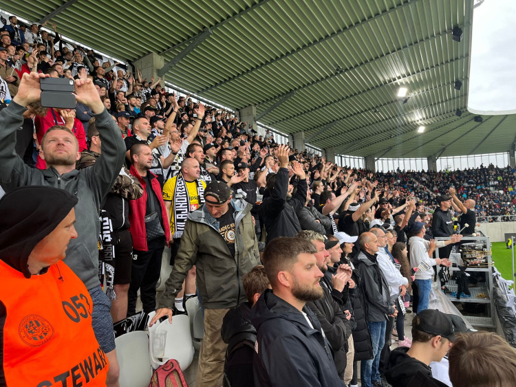 GALERIE: Hradec Králové zažil první fotbalový zápas v nové aréně.