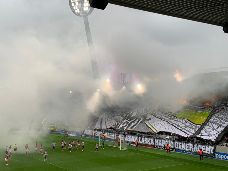 GALERIE: Hradec Králové zažil první fotbalový zápas v nové aréně.