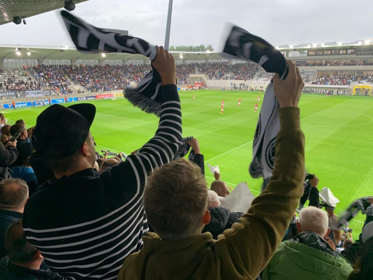 GALERIE: Hradec Králové zažil první fotbalový zápas v nové aréně.