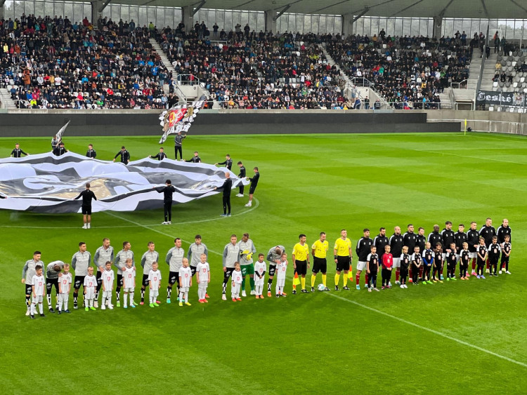 GALERIE: Hradec Králové zažil první fotbalový zápas v nové aréně.