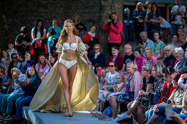 Křehká krása 2023