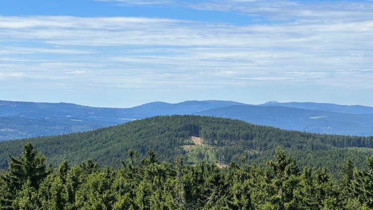 Výhled z rozhledny na Javorníku