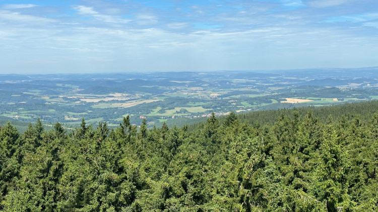 Výhled z rozhledny na Javorníku