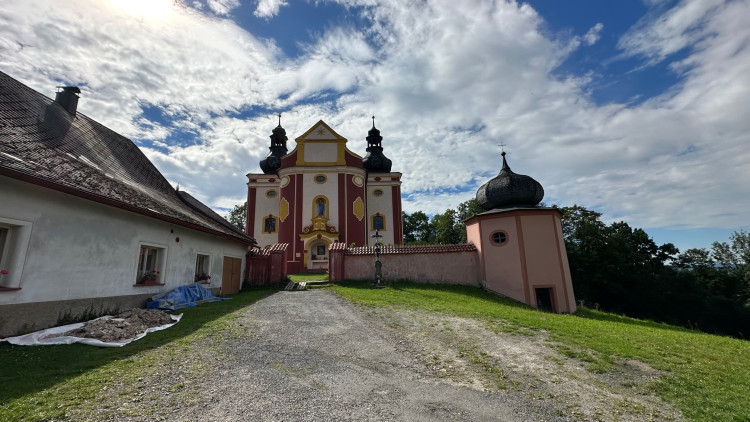 Kostel ve Strašíně