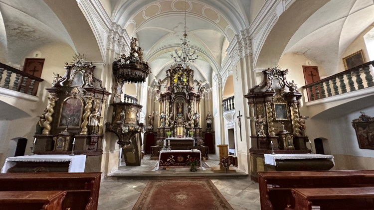 Kostel ve Strašíně