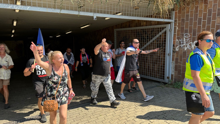 FOTOGALERIE: Protestní pochod proti Ukrajincům prošel Plzní