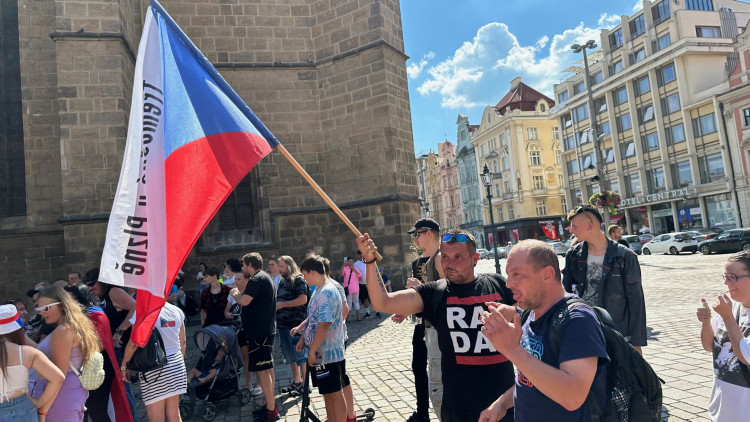 FOTOGALERIE: Protestní pochod proti Ukrajincům prošel Plzní