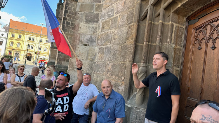 FOTOGALERIE: Protestní pochod proti Ukrajincům prošel Plzní