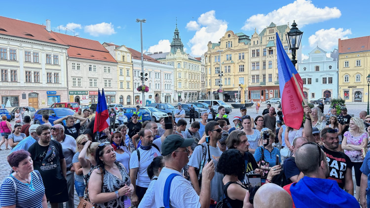 FOTOGALERIE: Protestní pochod proti Ukrajincům prošel Plzní